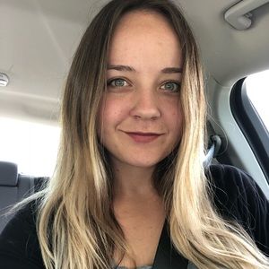 Meet your Posher, Brooke